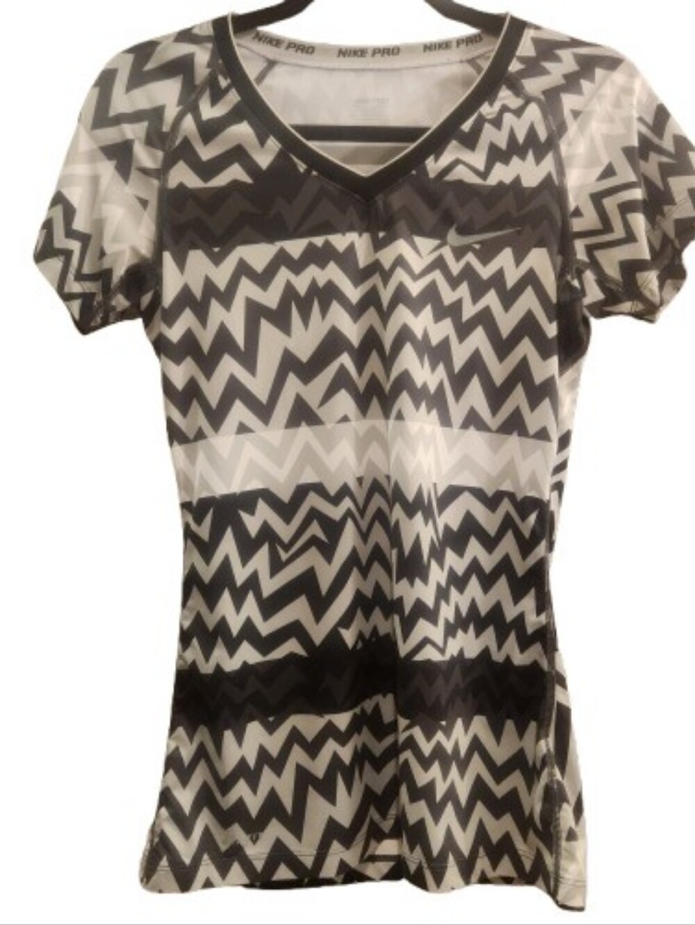 Nike Pro Short Sleeve V-Neck Performance Top in Black and White Chevron NWOT